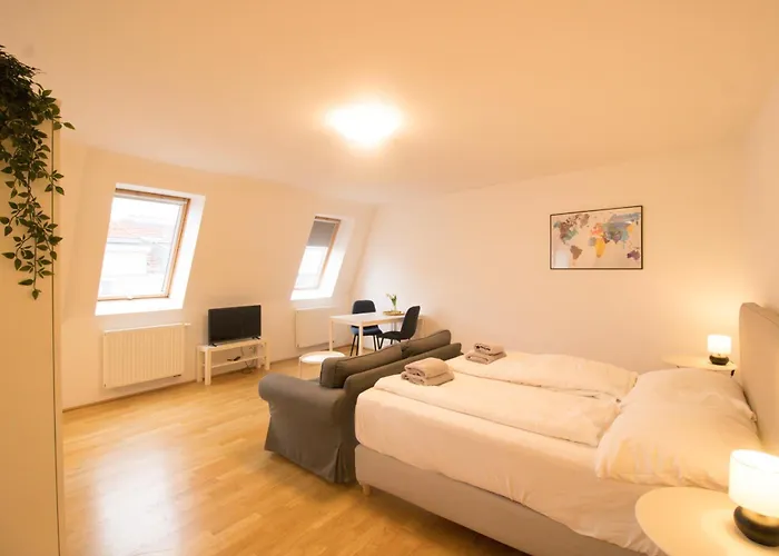 Between Schoenbrunn&the City Center. Apt. 40