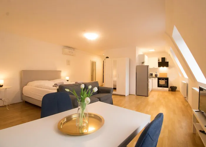 Between Schoenbrunn&the City Center. Apt. 40