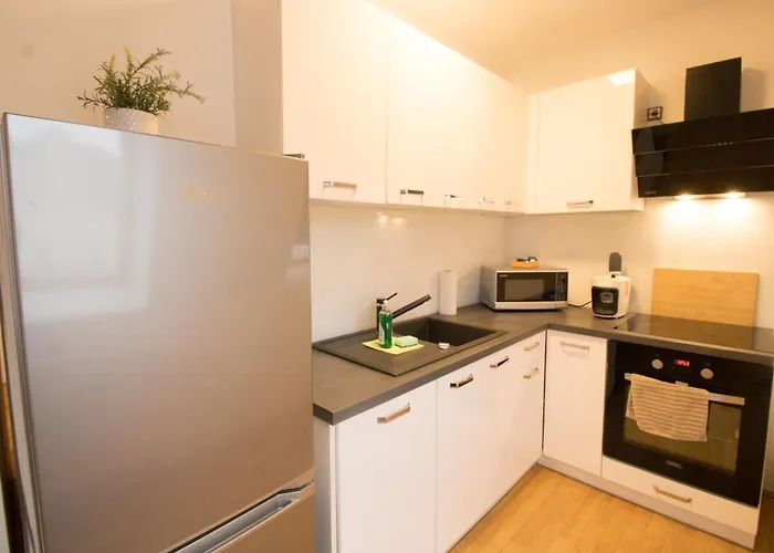 Between Schoenbrunn&the City Center. Apt. 40